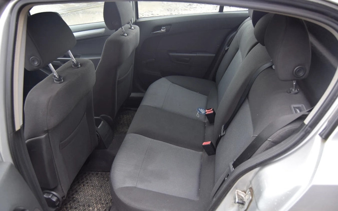 Opel Astra cena 7000 przebieg: 314000, rok produkcji 2005 z Piastów małe 79